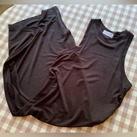 Carly Jean Los Angeles Dresses & Skirts - Carly Jean Los Angeles Taryn Dress in Black - Size Small